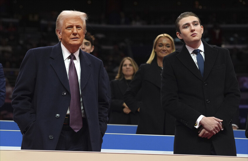 موقع يطالب بتجنيد بارون ترامب في الجيش.. وترامب يرد: طويل ولا يصلح للخدمة العسكرية !!